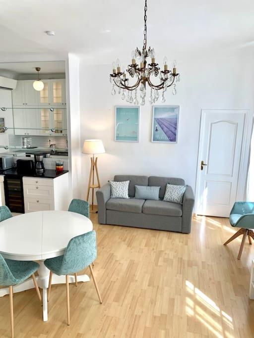 Appartement Saint Philippe - T3 Terrasse Pres De La